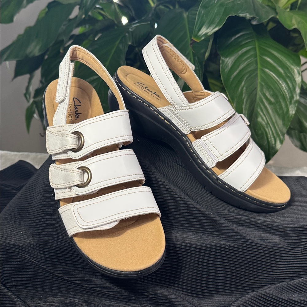 Clarks Collection Merliah 2 Bali White Faux Leather Sandal - Women's 8M / EU 39